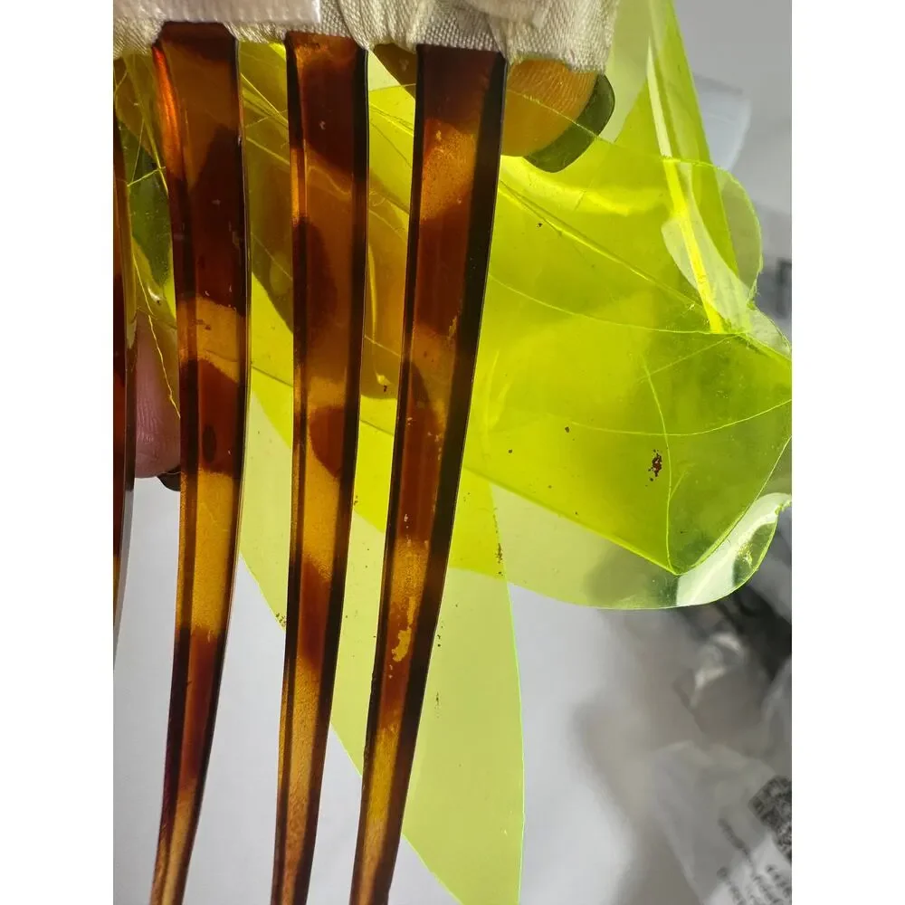 Jennifer Behr NWOT Yellow Lucite Acrylic Petal Statement Hair Comb Runway Rare